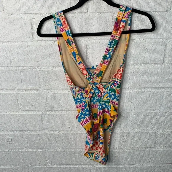 Oscar de la Renta Floral One Piece Swimsuitsize 6